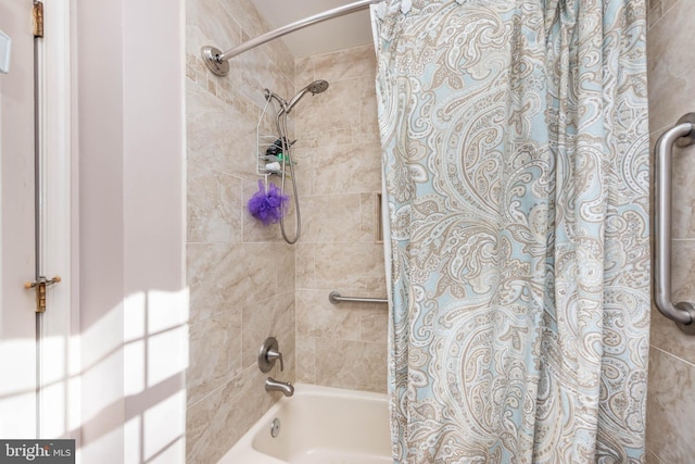 bathroom featuring shower / tub combo