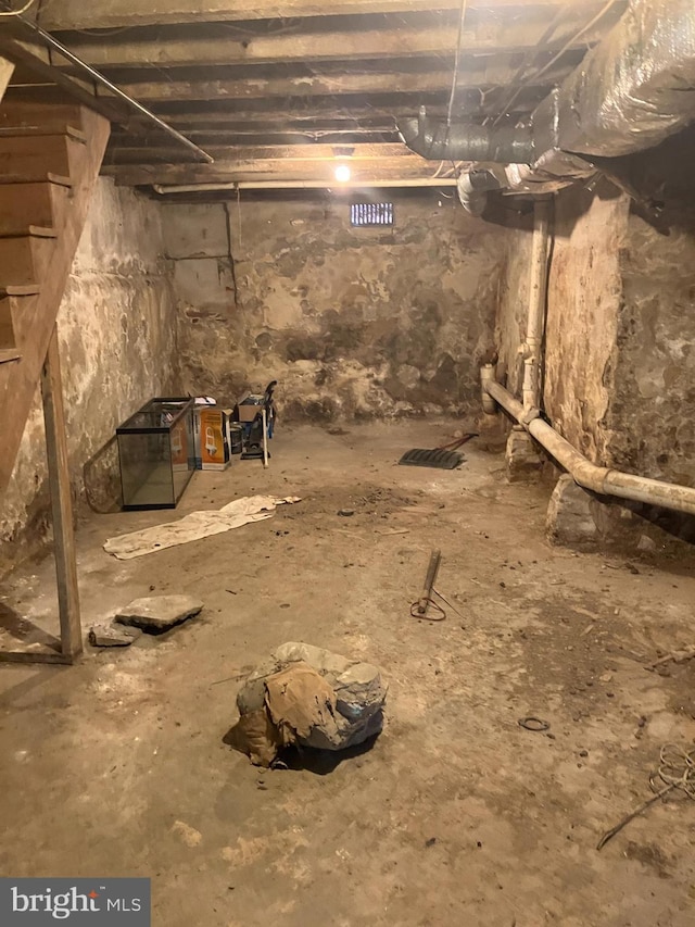 view of unfinished basement