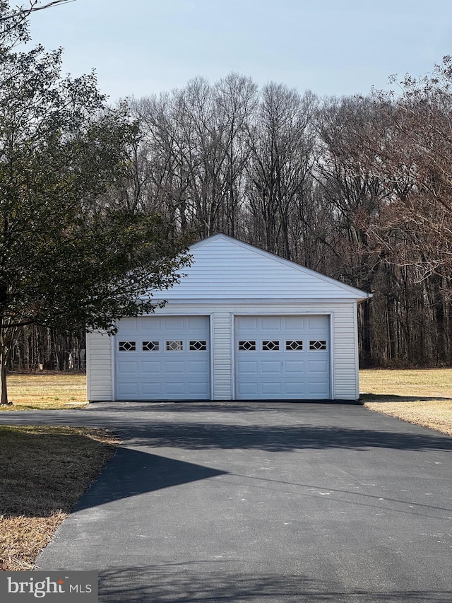 view of detached garage