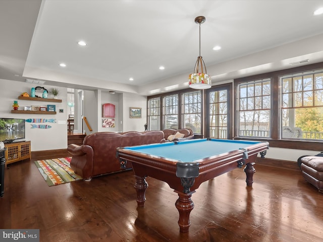 game room with wood-type flooring, baseboards, recessed lighting, and visible vents