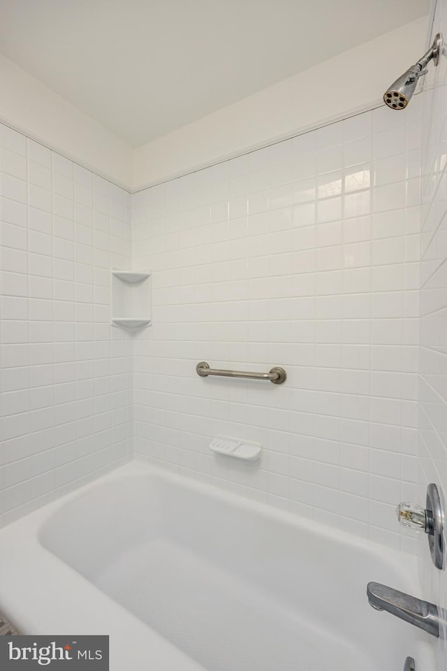 full bathroom with bathtub / shower combination