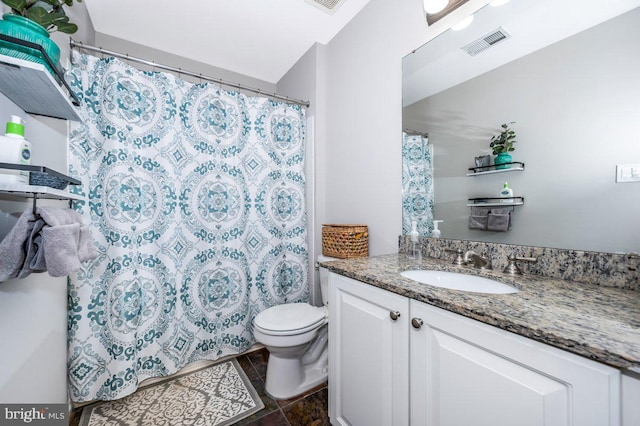 full bath featuring a shower with shower curtain, visible vents, vanity, and toilet