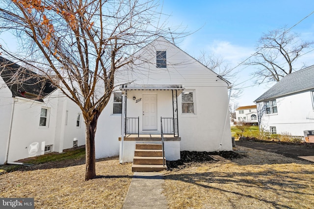 view of front facade with stucco siding