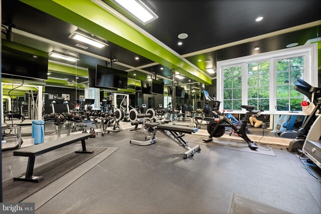 gym featuring recessed lighting