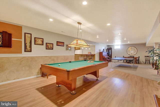 rec room with recessed lighting, a wainscoted wall, billiards, and wood finished floors