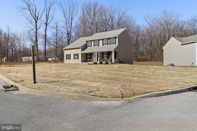 view of front of property with a front yard