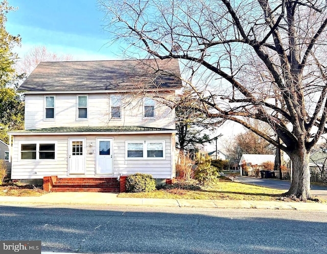 view of front of property