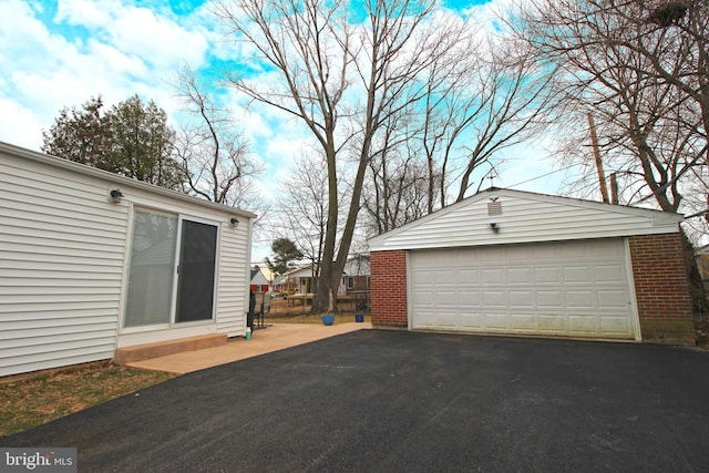 view of detached garage