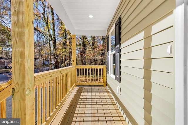 balcony featuring covered porch