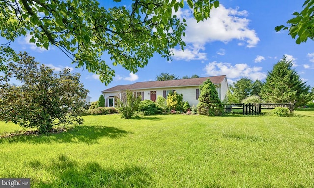 6621 Schoolhouse Rd, Bealeton, VA 22712 - view of front of house featuring a front yard