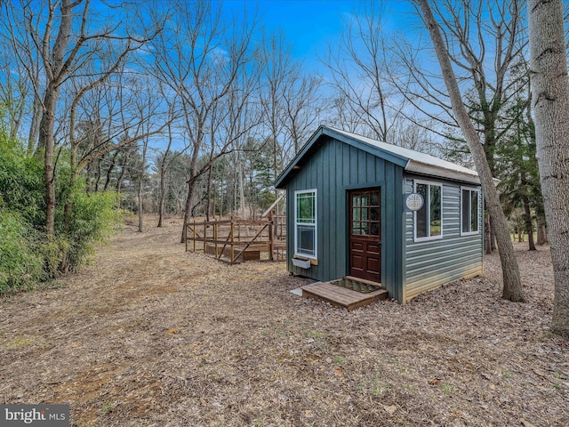 view of outdoor structure with an outdoor structure