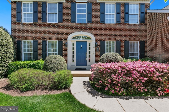 view of front facade with brick siding