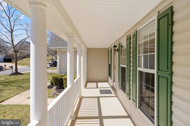 balcony featuring covered porch