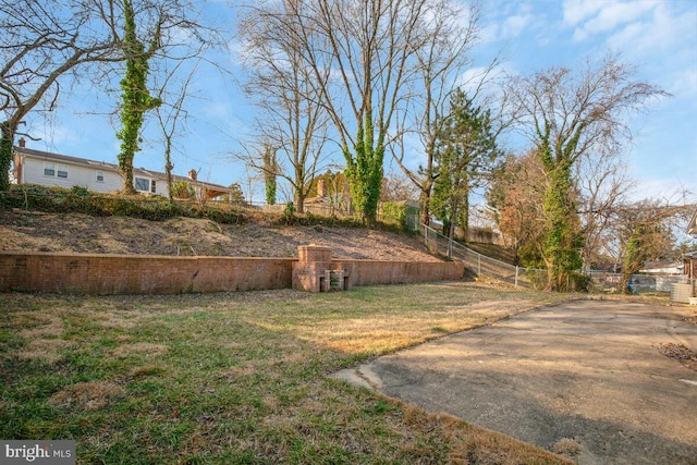 view of yard featuring fence