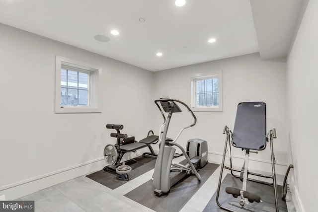 workout area with recessed lighting and baseboards