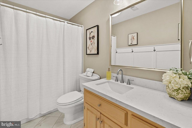 full bathroom with a shower with shower curtain, visible vents, vanity, and toilet