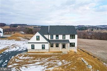 view of modern farmhouse style home