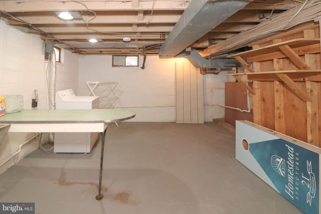 basement with washer / dryer