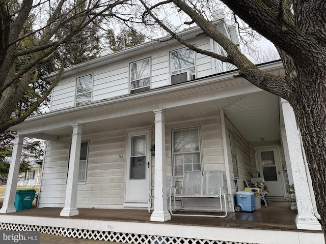 view of front facade with covered porch