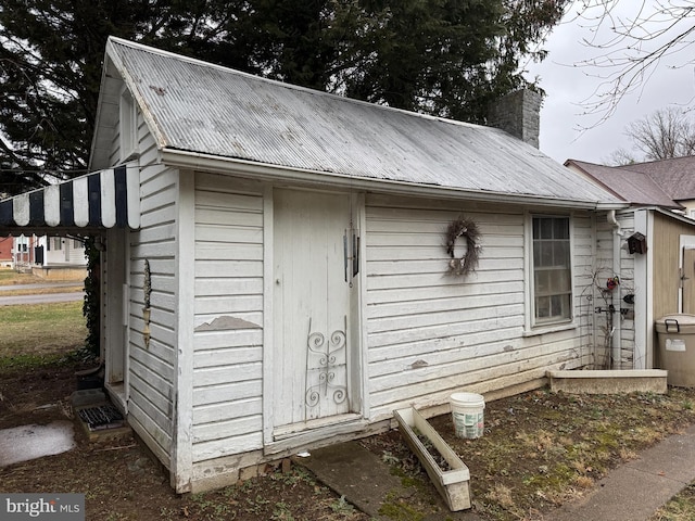 view of outbuilding