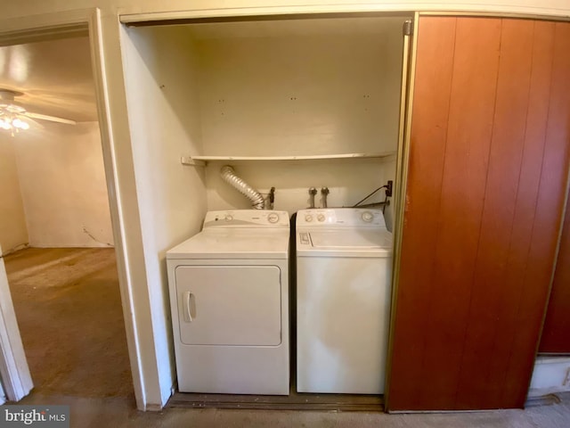 clothes washing area with independent washer and dryer, ceiling fan, and laundry area