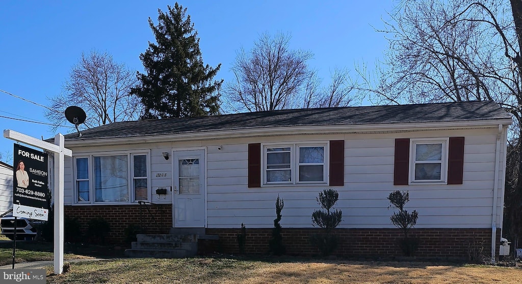 view of front of home featuring entry steps and crawl space