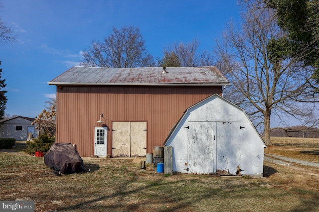 view of outdoor structure featuring an outdoor structure