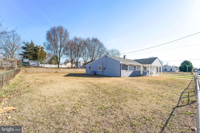 view of yard featuring fence