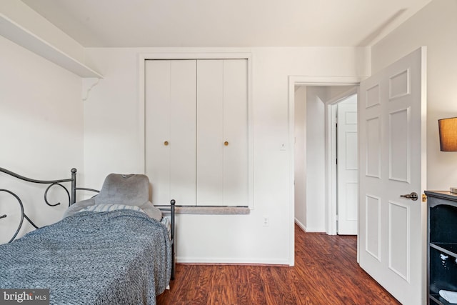 4504 Little River Run Dr, Annandale, VA 22003 - bedroom featuring wood finished floors, a closet, and baseboards