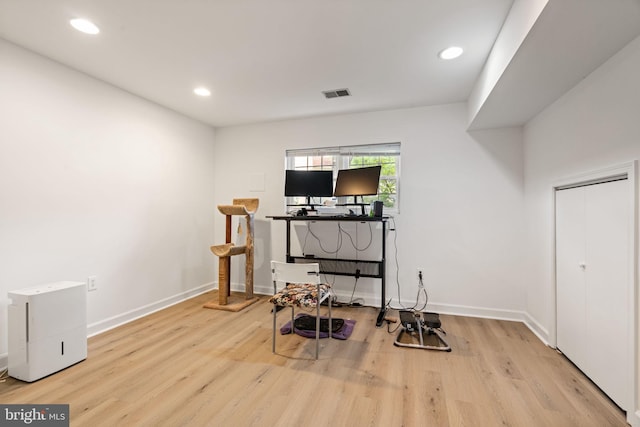 4504 Little River Run Dr, Annandale, VA 22003 - exercise area with wood finished floors, baseboards, and recessed lighting