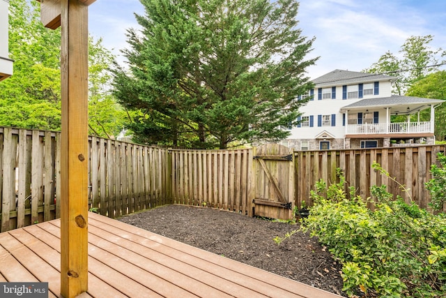 4504 Little River Run Dr, Annandale, VA 22003 - deck featuring a fenced backyard