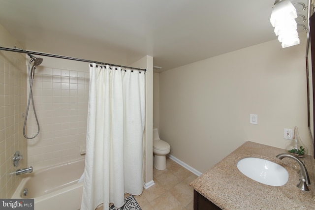 full bathroom featuring toilet, shower / bath combo with shower curtain, vanity, baseboards, and tile patterned floors