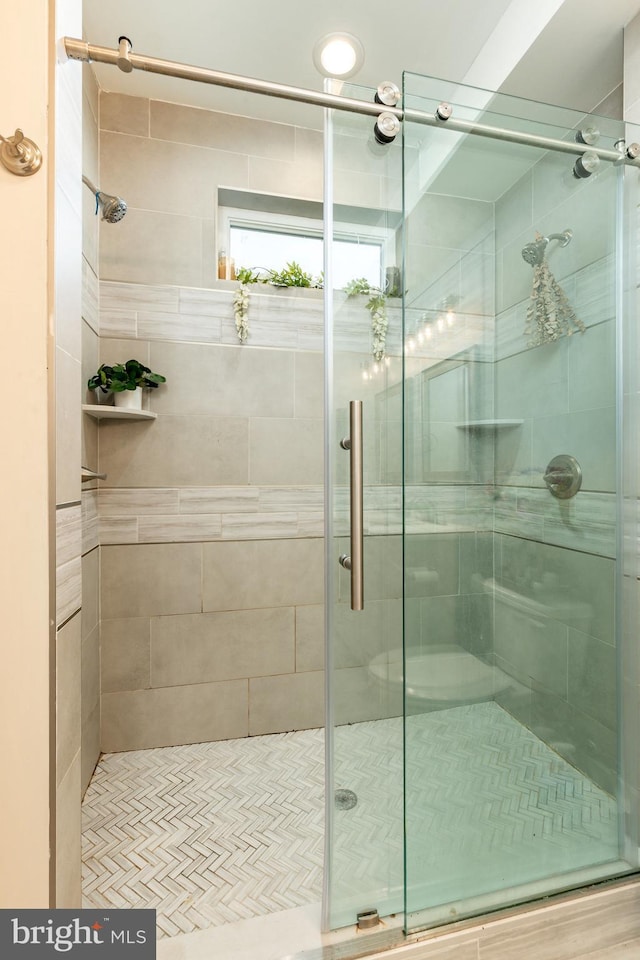 2525 N Hancock St, Philadelphia, PA 19133 - full bathroom with a shower stall