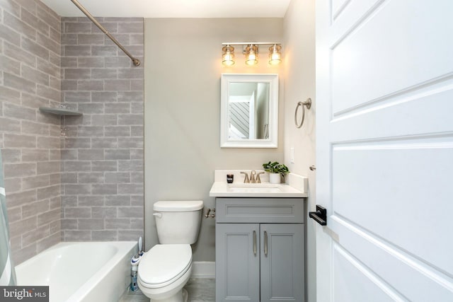2525 N Hancock St, Philadelphia, PA 19133 - bathroom with toilet, shower / washtub combination, vanity, and baseboards
