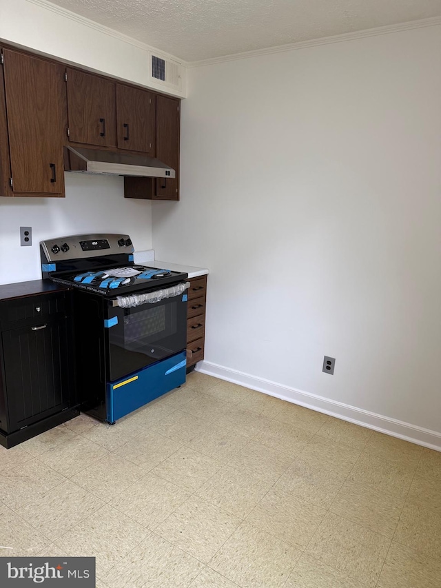 kitchen featuring under cabinet range hood, visible vents, baseboards, stainless steel electric range oven, and light floors