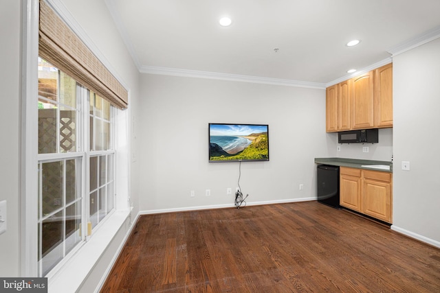 4637 Kirkland Pl, Alexandria, VA 22311 - kitchen with black appliances, dark wood-type flooring, baseboards, crown molding, and light brown cabinetry
