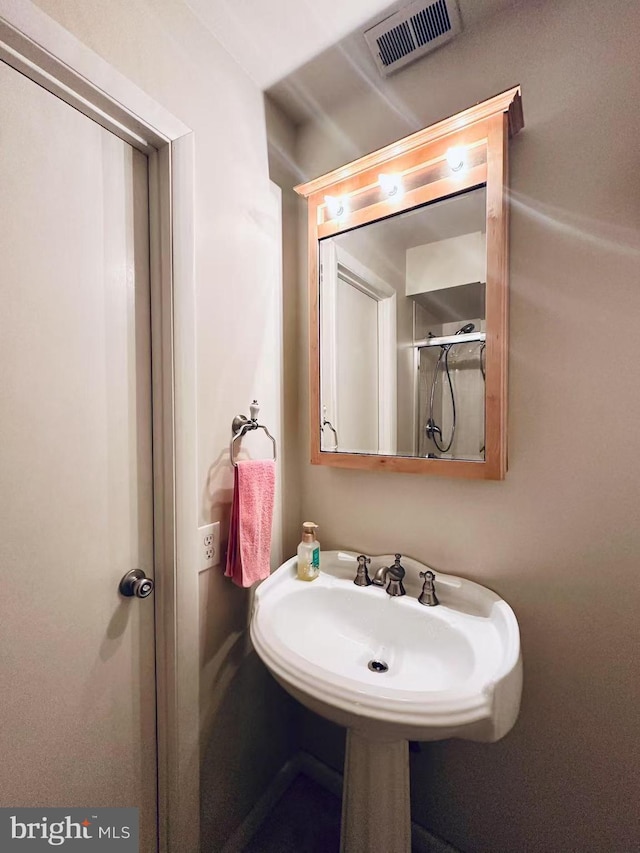 bathroom featuring visible vents