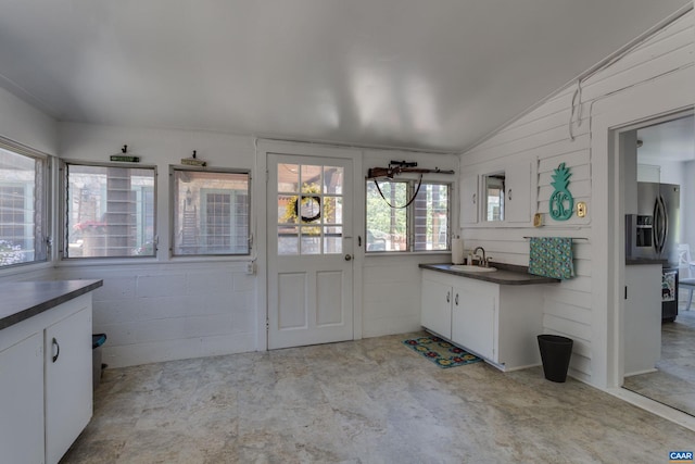 240 Stoneleigh Rd, Palmyra, VA 22963 - sunroom / solarium with a sink and lofted ceiling