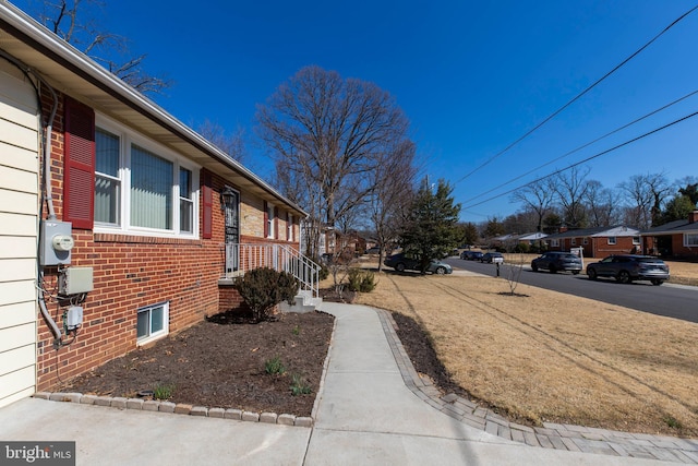 view of yard with a residential view