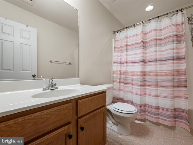 125 Monticello Sq, Winchester, VA 22602 - bathroom featuring a shower with shower curtain, recessed lighting, toilet, and vanity