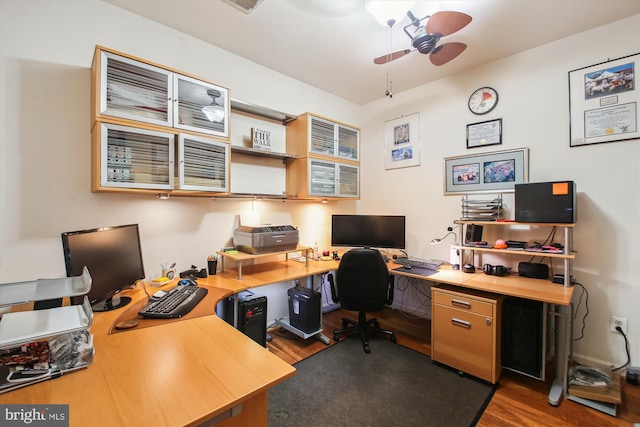 office area featuring ceiling fan and wood finished floors