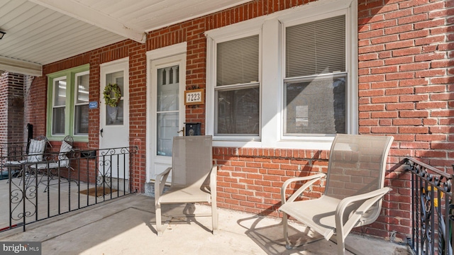 view of patio / terrace with covered porch