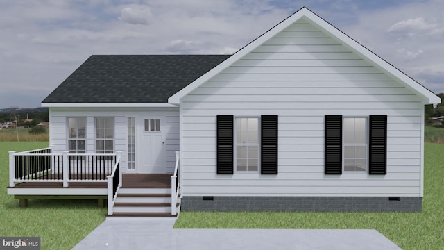 view of front of house featuring crawl space, roof with shingles, a front yard, and a wooden deck