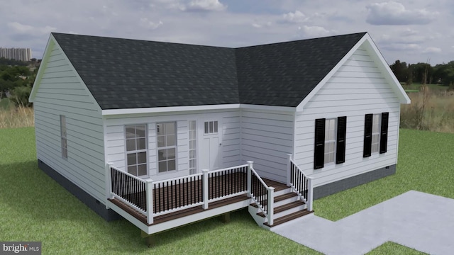 view of front of house featuring roof with shingles and a front lawn