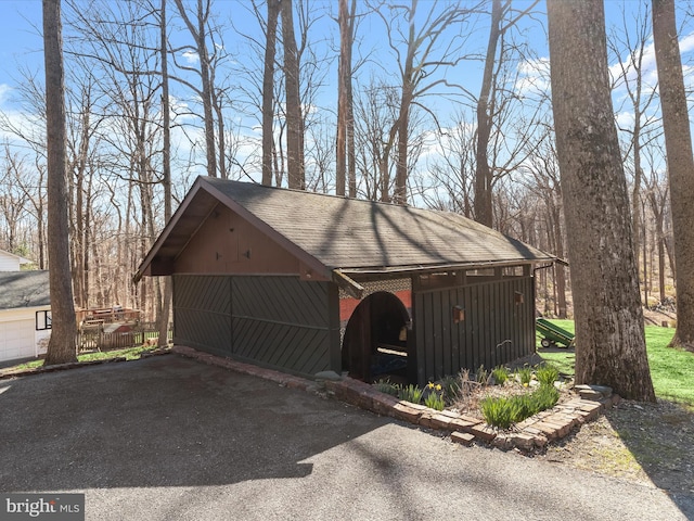 1 Timber Run Ct, Reisterstown, MD 21136 - view of garage