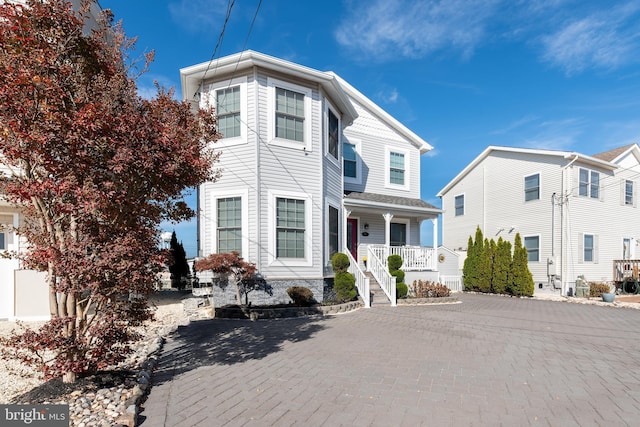 view of front of house featuring covered porch