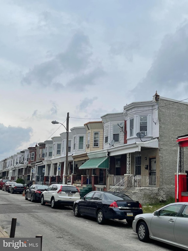 view of front of house featuring a residential view