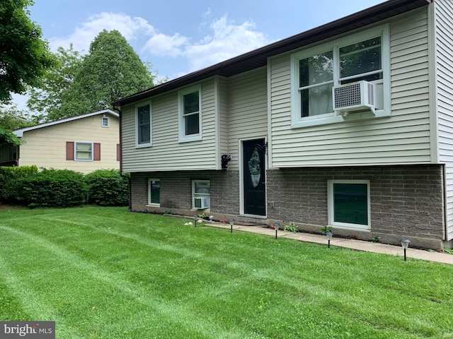 136 W Lytle Ave, State College, PA 16801 - split foyer home with a front lawn and cooling unit