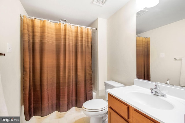 bathroom featuring toilet, visible vents, shower / tub combo with curtain, and vanity