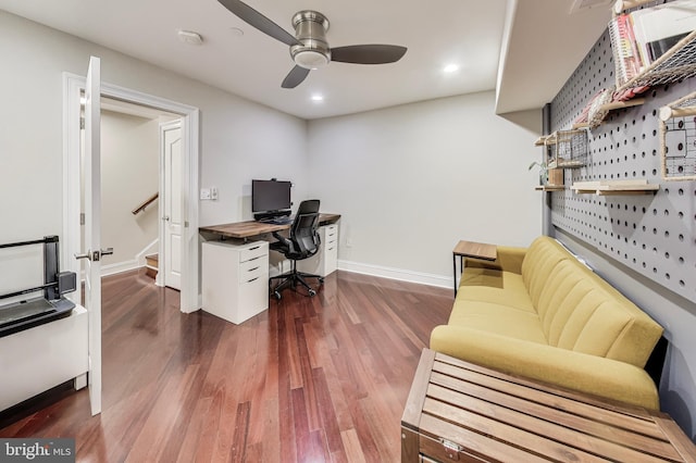 office area featuring ceiling fan, baseboards, wood finished floors, and recessed lighting